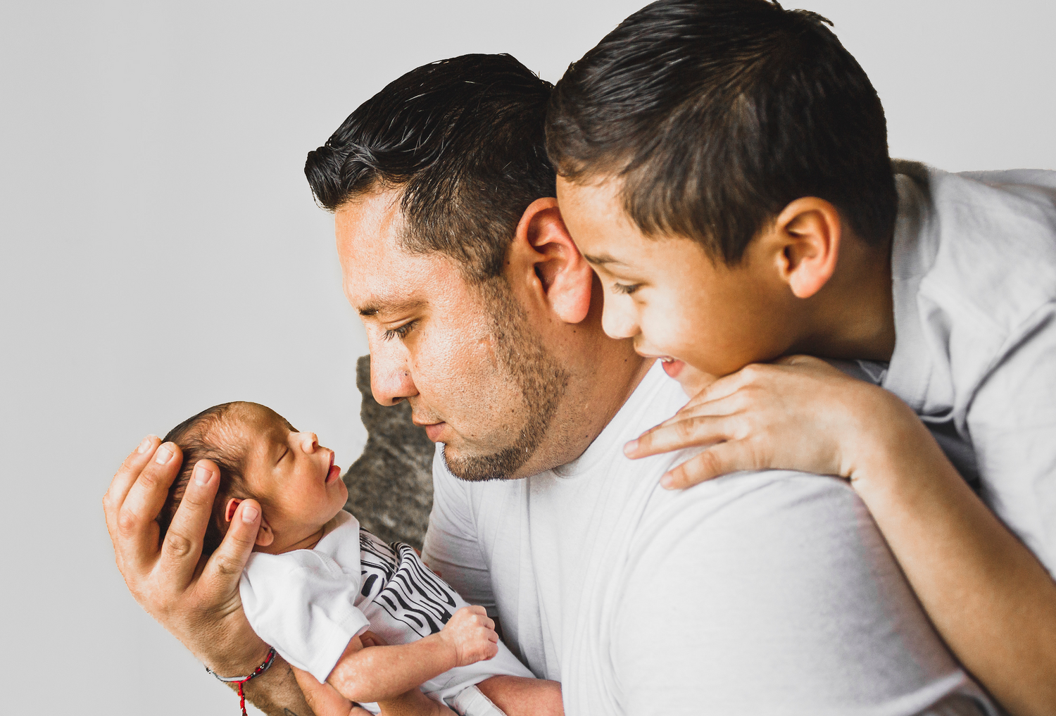 How does your baby show ‘love’? Does your baby ‘love’ you? - Learning Time HK