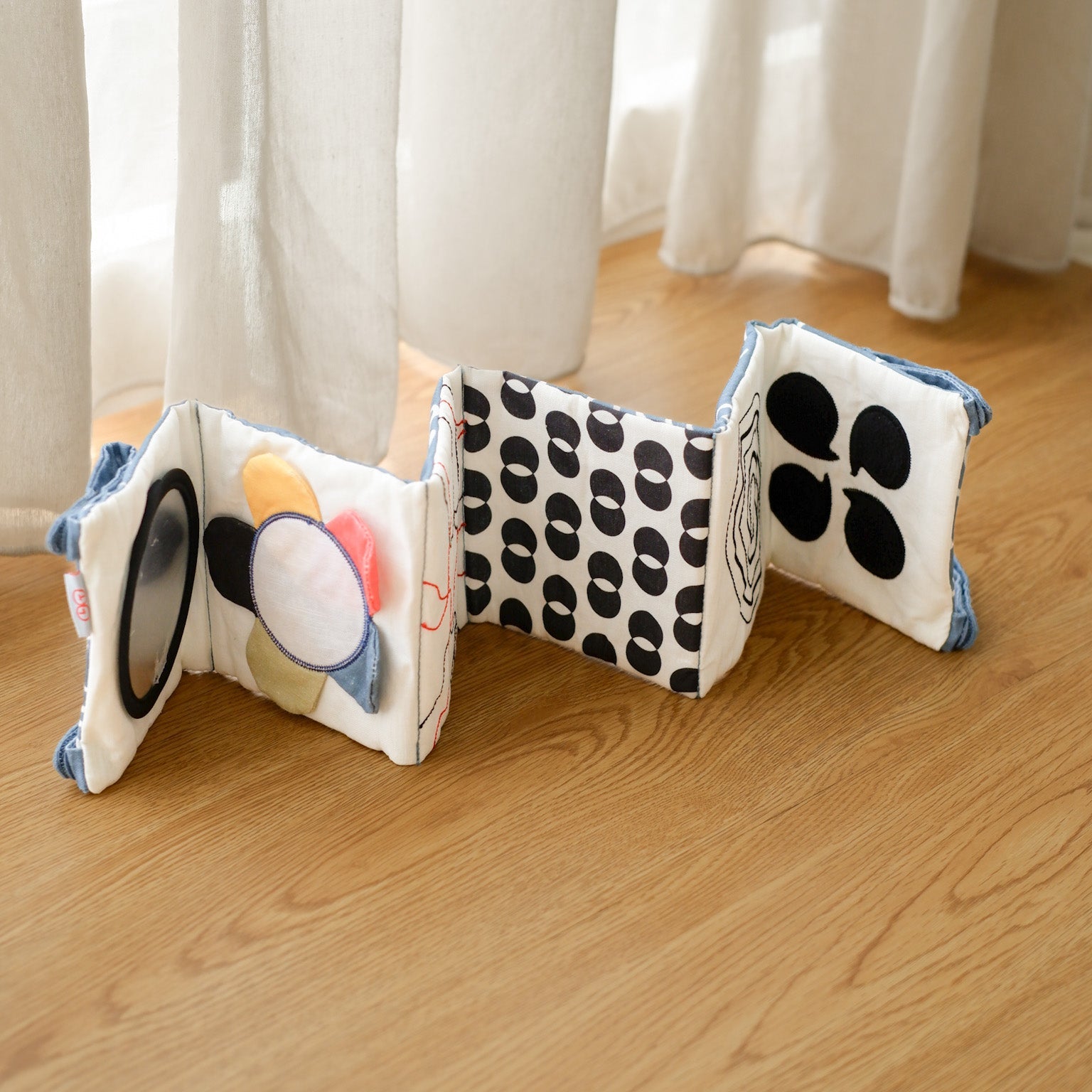 多重感官黑白布書