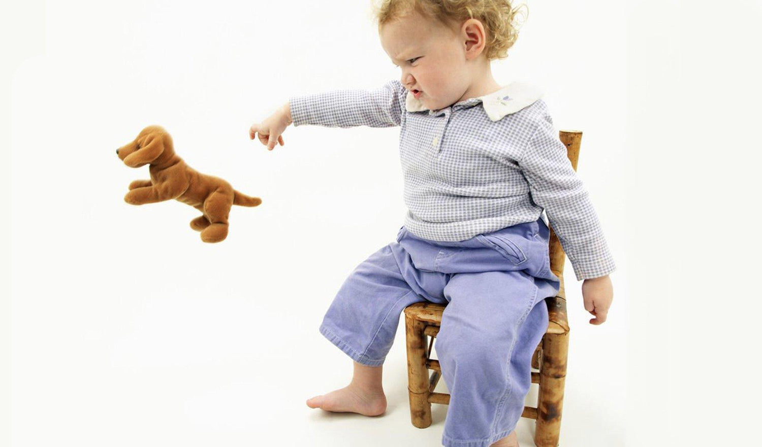 Why your baby loves to throw everything onto the floor - Learning Time HK