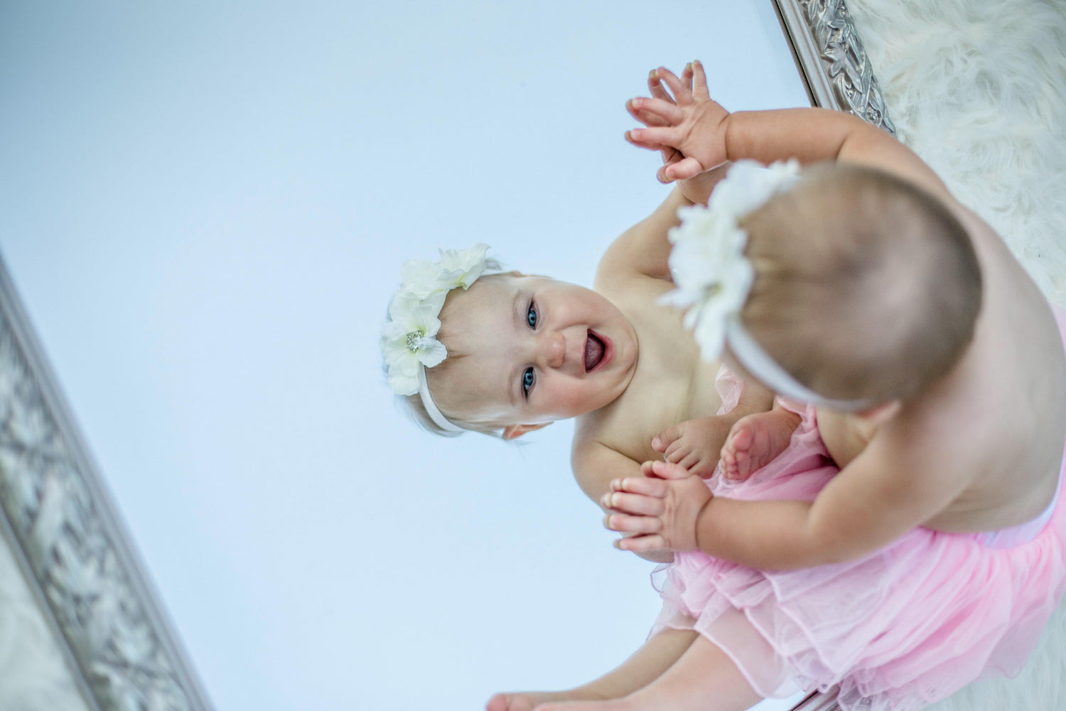 Why babies love mirrors and which ones you should get - Learning Time HK