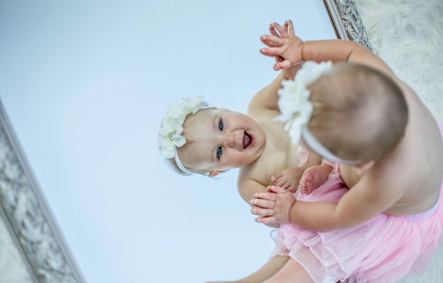 Why babies love mirrors and which ones you should get - Learning Time HK