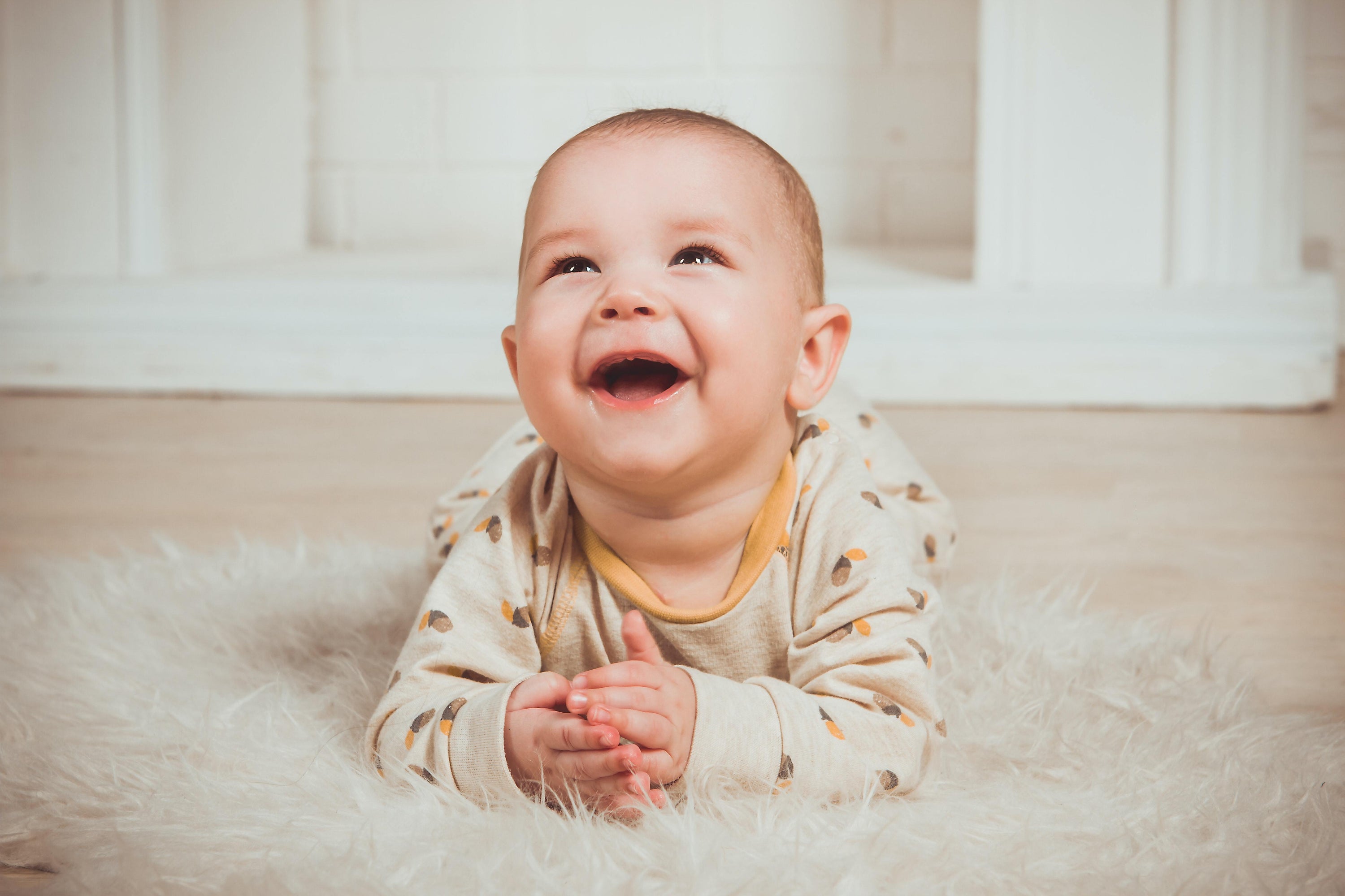 Easy and fun play ideas for your newborn baby - Learning Time HK